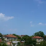 Alex 3*