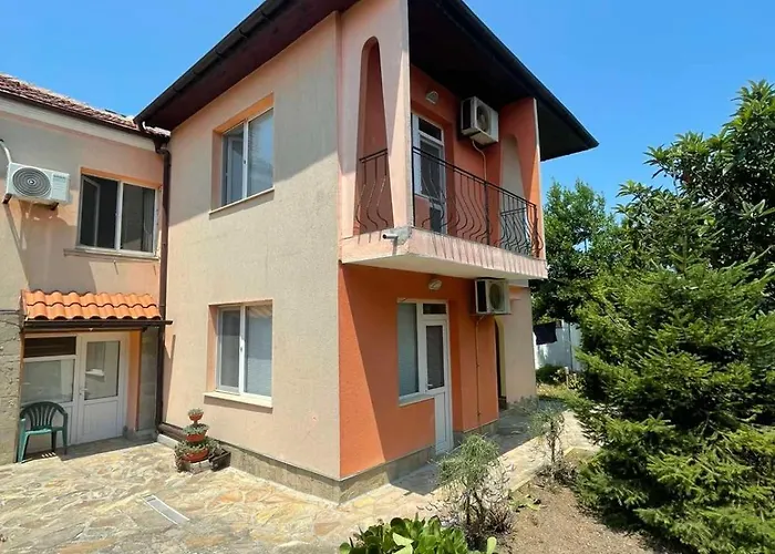 Alex 招待所 切尔诺莫雷茨